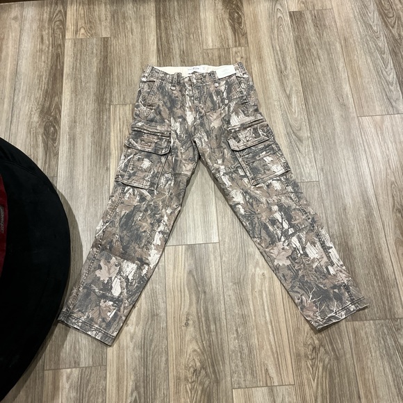 American Eagle Outfitters Camouflage Capris - Picture 2 of 2